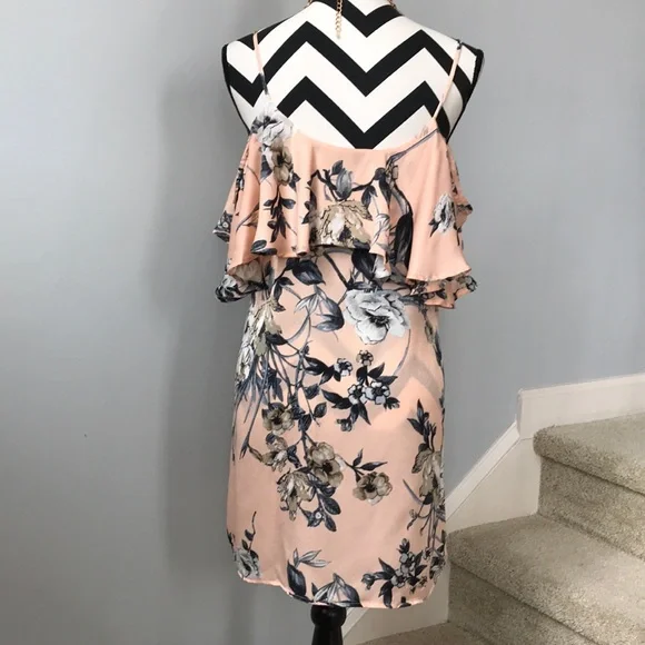 Peach Color, Cold Shoulder Floral Dress - Picture 6 of 8
